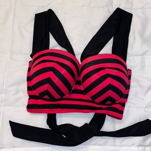 Torrid long lined swim top size 1 red and black stripes like new condition
